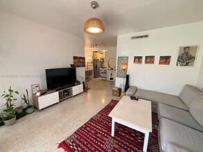 8420 Byron Ave in Miami Beach, FL - Building Photo - Building Photo