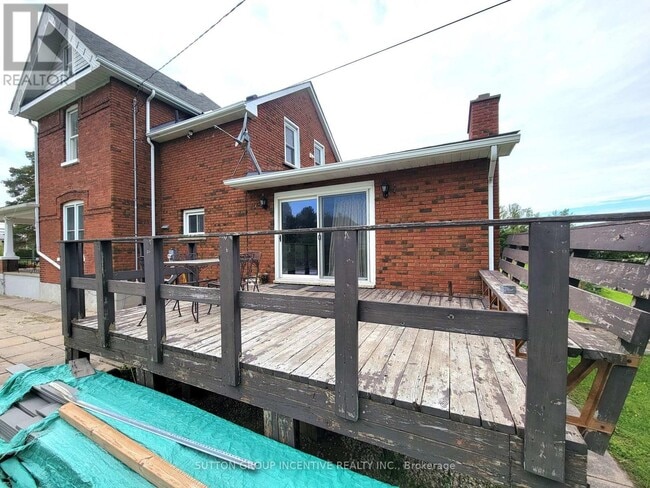 property at 4505 County Rd 124