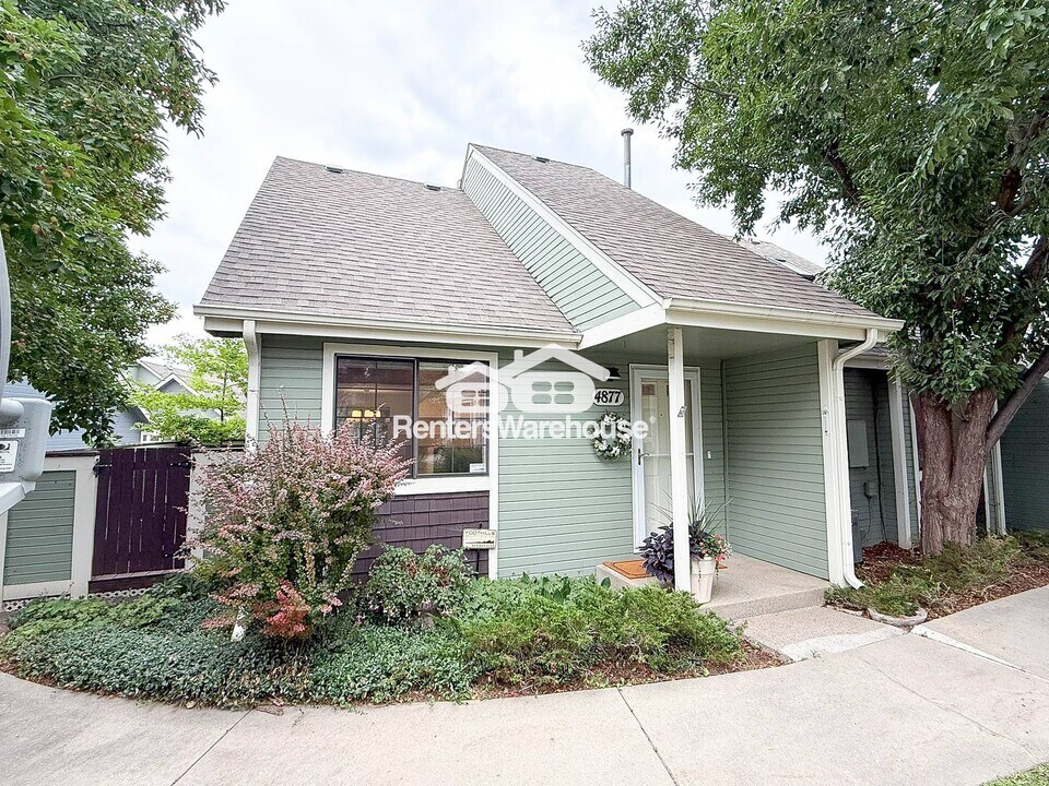 4877 Darwin Ct in Boulder, CO - Building Photo