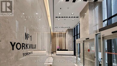 1 Yorkville Ave in Toronto, ON - Building Photo - Building Photo