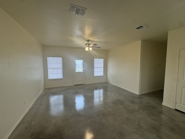 155 Carley Ct in Ltl Rvr Acad, TX - Building Photo - Building Photo