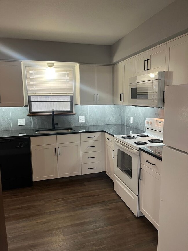 property at 5205 Parkwood Ave