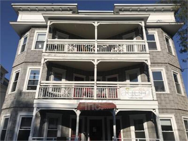 8 Greene St in Burlington, VT - Building Photo