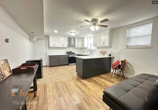 5346 N Francisco Ave, Unit B1 in Chicago, IL - Foto de edificio - Building Photo