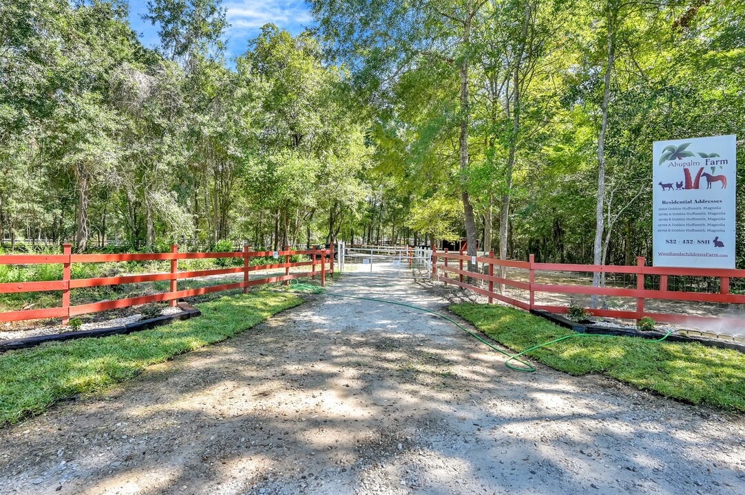 26768 Dobbin-Huffsmith Rd in Magnolia, TX - Building Photo