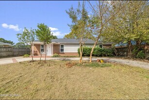 2703 Robeson St in Wilmington, NC - Building Photo