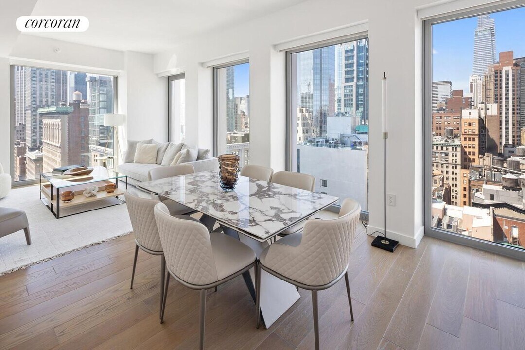 30 E 31st St in New York, NY - Building Photo