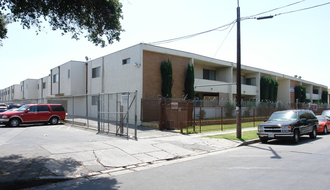 Orion Gardens Apartments in Sepulveda, CA - Building Photo