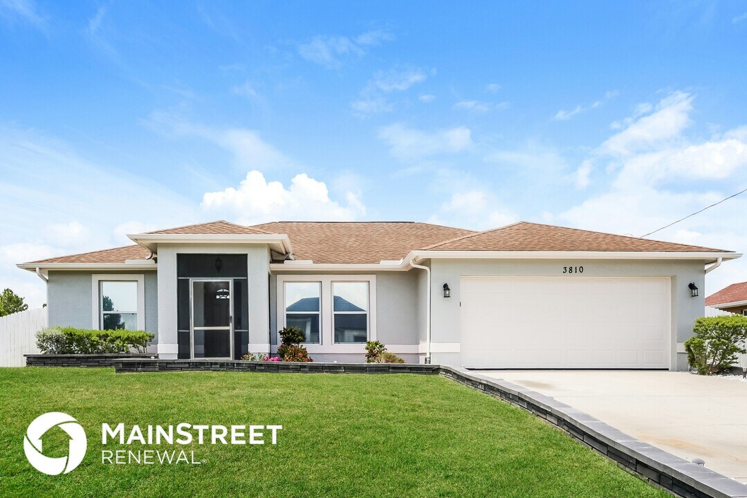 3810 25th St SW in Lehigh Acres, FL - Building Photo