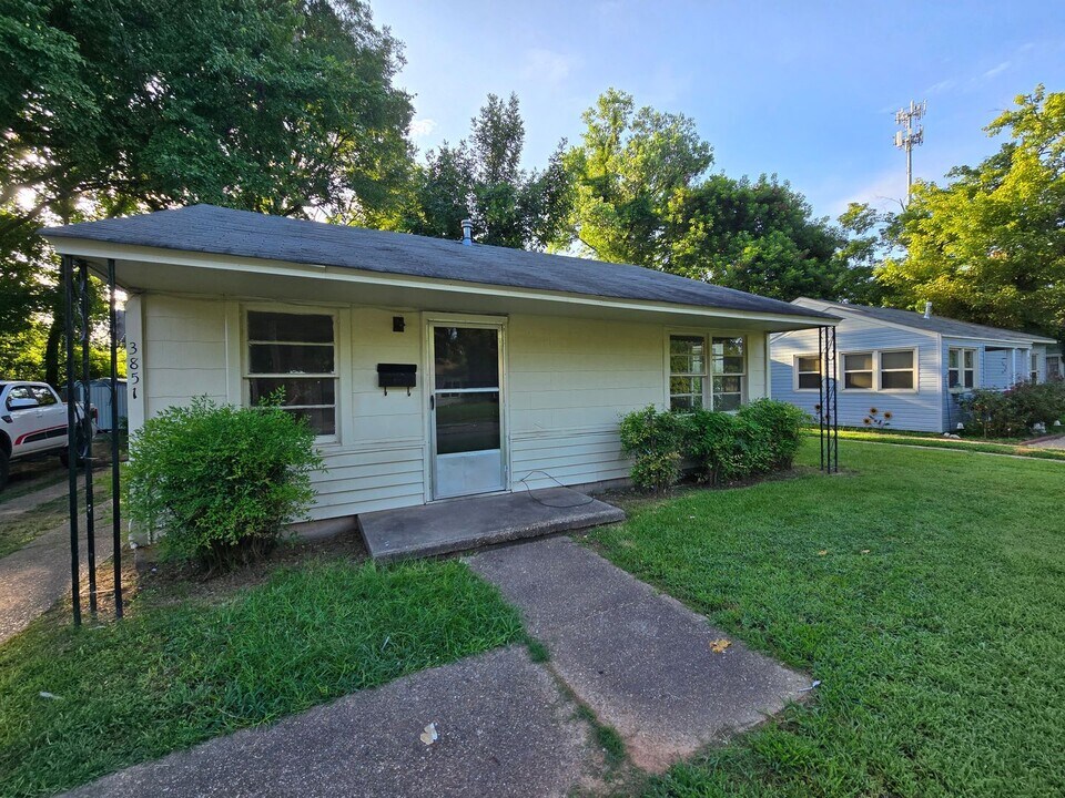 3851 Victory Dr in Shreveport, LA - Building Photo