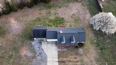 211 Fall Creek Dr in Murfreesboro, TN - Building Photo - Building Photo