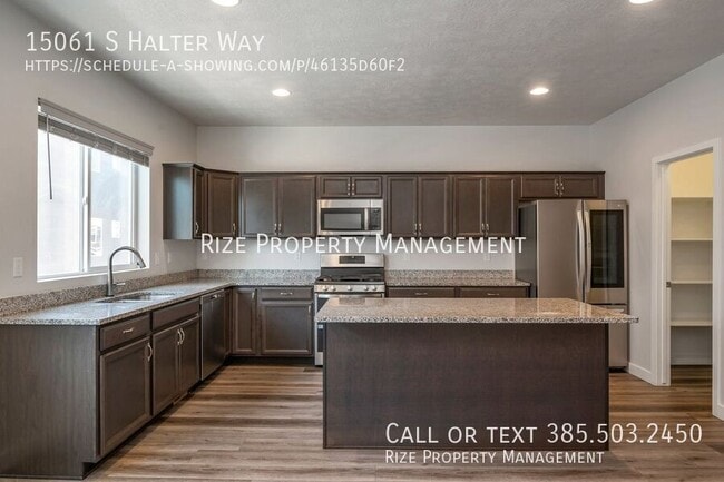15061 Halter Wy in Bluffdale, UT - Foto de edificio - Building Photo