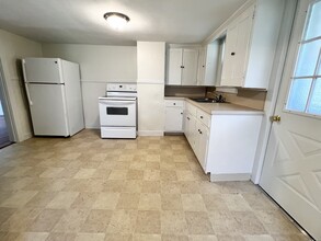 565 E Main St in Middletown, CT - Building Photo - Building Photo
