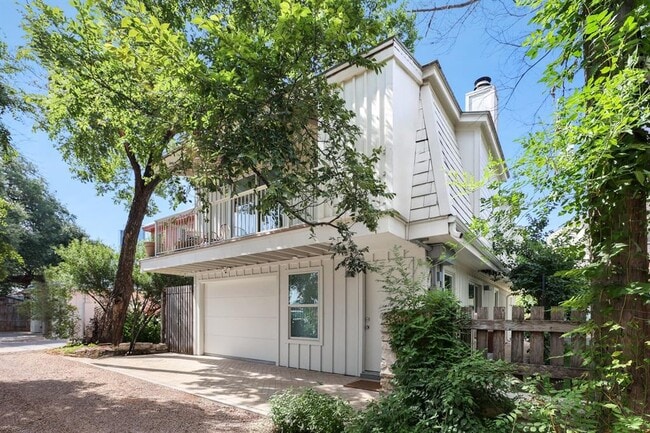 property at 1112 W 10th St