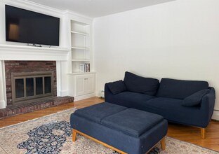 4 Paddock Ln in Lexington, MA - Building Photo - Building Photo
