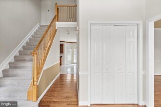 8330 Westchester Dr in Vienna, VA - Building Photo - Building Photo