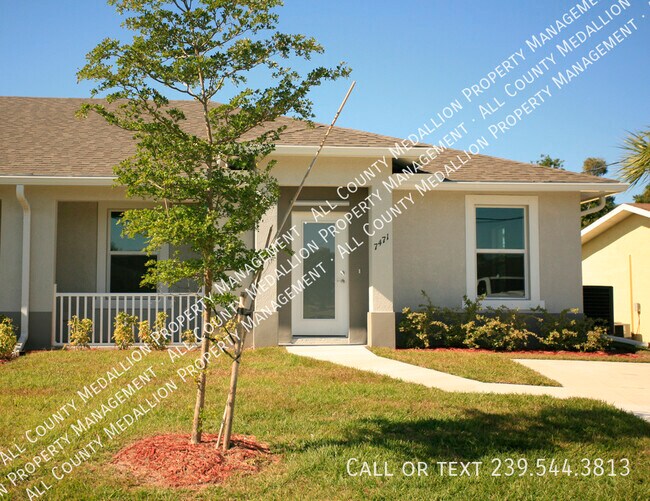 7471 Pebble Beach Rd in Ft. Myers, FL - Building Photo - Building Photo