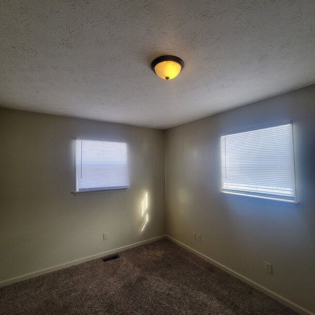 4047 Desmond Ave in Indianapolis, IN - Building Photo - Building Photo