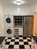 9381 Charleville Blvd in Beverly Hills, CA - Building Photo