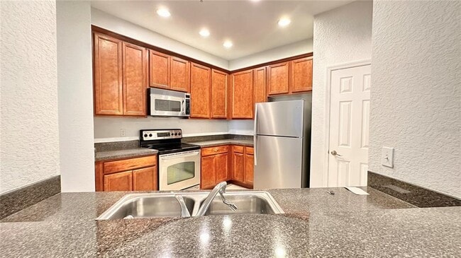 3311 Whitestone Cir-Unit -204 in Kissimmee, FL - Building Photo - Building Photo