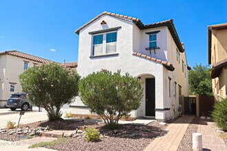 1090 W Caroline Ln in Tempe, AZ - Building Photo - Building Photo
