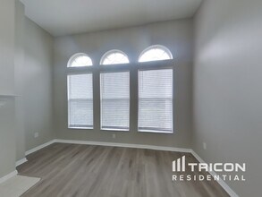 18708 Forest Glen Ct in Tampa, FL - Building Photo - Building Photo