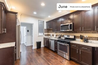 Room in Shared 4 bed/2 bath home, Unit D in Chicago, IL - Building Photo - Building Photo