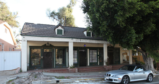 2222 Cahuenga Blvd in Los Angeles, CA - Building Photo - Building Photo