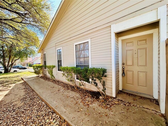 9304 Kempler Dr in Austin, TX - Foto de edificio - Building Photo