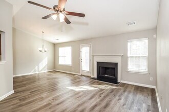 245 Lakeside Point in Covington, GA - Building Photo - Building Photo