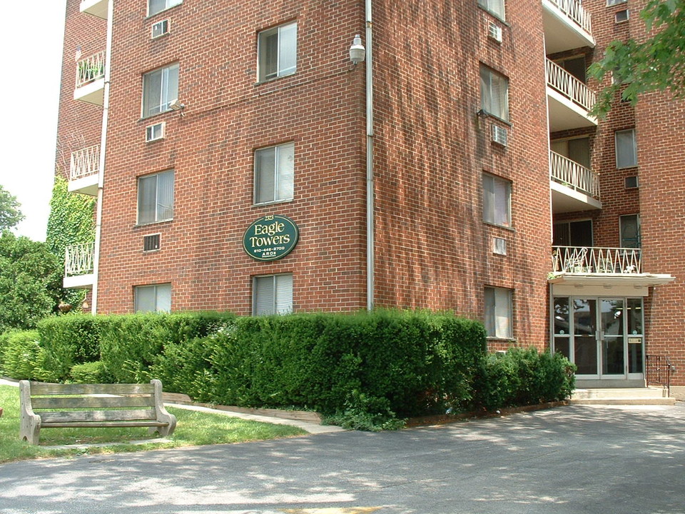 Eagle Towers in Havertown, PA - Building Photo