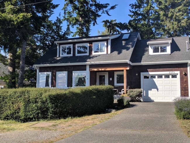 property at 1273 S Halsey Dr