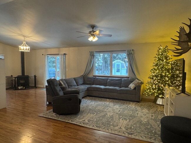 580 Orion Dr in North Pole, AK - Building Photo - Building Photo