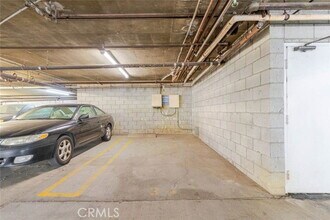 4430 Noble Ave in Los Angeles, CA - Building Photo - Building Photo