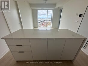 3071 Trafalgar Rd in Oakville, ON - Building Photo - Building Photo