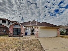 2130 Ridgecliff Dr in Keller, TX - Building Photo