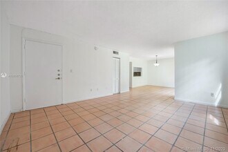 11 Edgewater Dr-Unit -3 in Coral Gables, FL - Building Photo - Building Photo