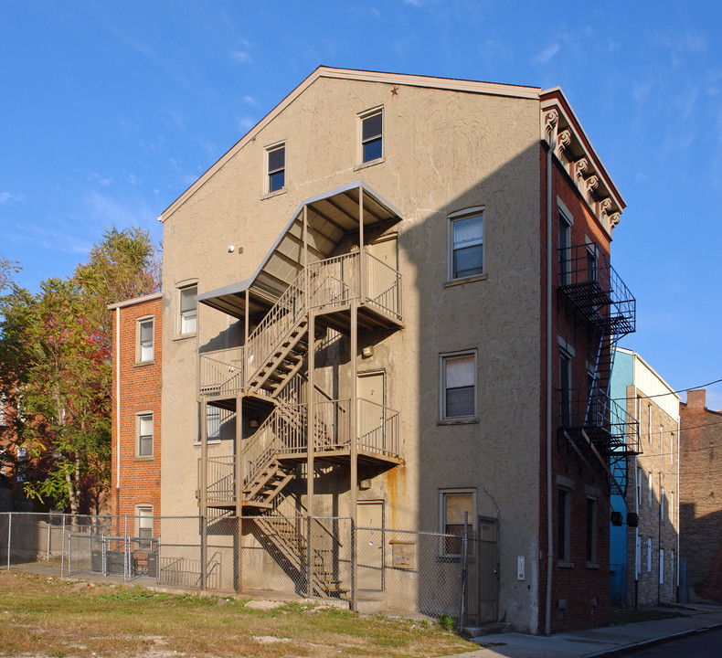 1609 Pleasant St in Cincinnati, OH - Building Photo