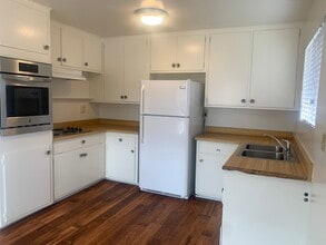 6772 Del Playa Dr in Goleta, CA - Building Photo - Building Photo