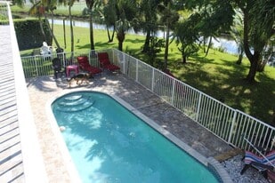 13847 Geranium Pl in Wellington, FL - Building Photo