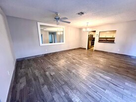 8113 Ambach Way in Hypoluxo, FL - Building Photo