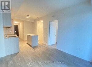 8868 Yonge St in Richmond Hill, ON - Building Photo - Building Photo