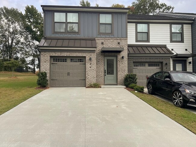 44 Connaught Ct in Mauldin, SC - Building Photo - Building Photo