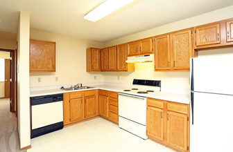 River Oaks Apartments in Des Moines, IA - Building Photo - Interior Photo