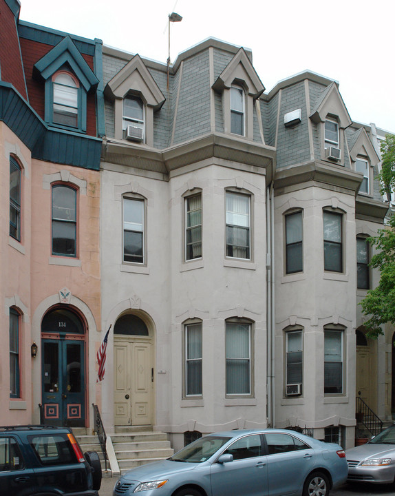 136 N 21st St in Philadelphia, PA - Building Photo