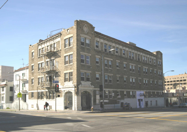 Fountain Apartments in Los Angeles, CA - Building Photo - Building Photo