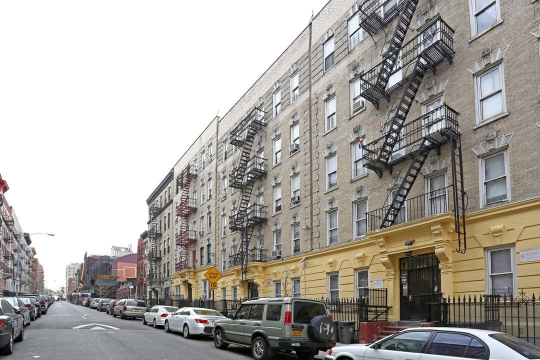 554 W 160th St in New York, NY - Building Photo