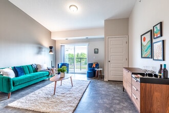 Gray Stone Flats in Mounds View, MN - Building Photo - Interior Photo