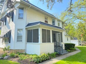 1111 Garfield Ave in Aurora, IL - Building Photo - Building Photo