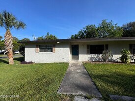 319 Cavanah Dr in Holly Hill, FL - Building Photo